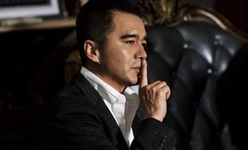 蔻驰 漫游秋日时光 精致的生活方式