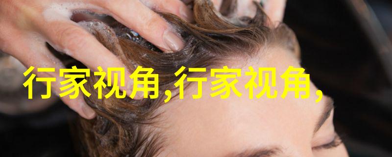 灰绿色衣服应该怎么配裤子呢